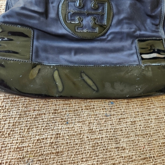 Tory Burch Small Ella Patent Tote Bag Black Logo - fair condition selling AS IS - Picture 4 of 7